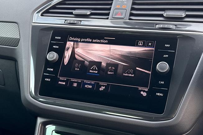 VOLKSWAGEN Tiguan Photo 35