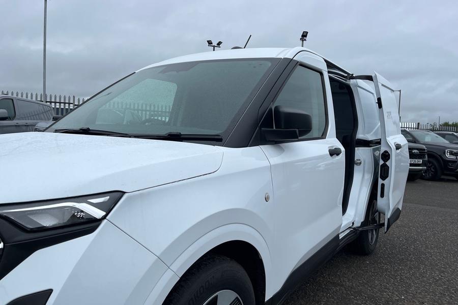 Ford TRANSIT COURIER Photo autoimg-d82cb92efbd4551d677db4ca93e0731dc3cff555.jpg