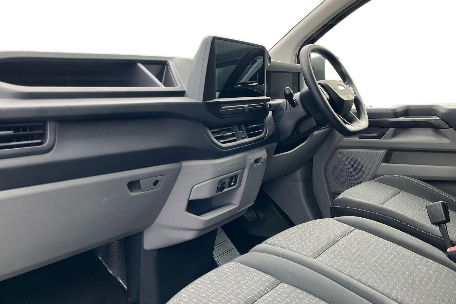 Ford E-TRANSIT CUSTOM Photo 3