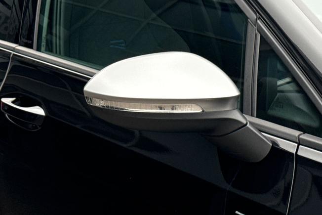 VOLKSWAGEN Golf Photo 20
