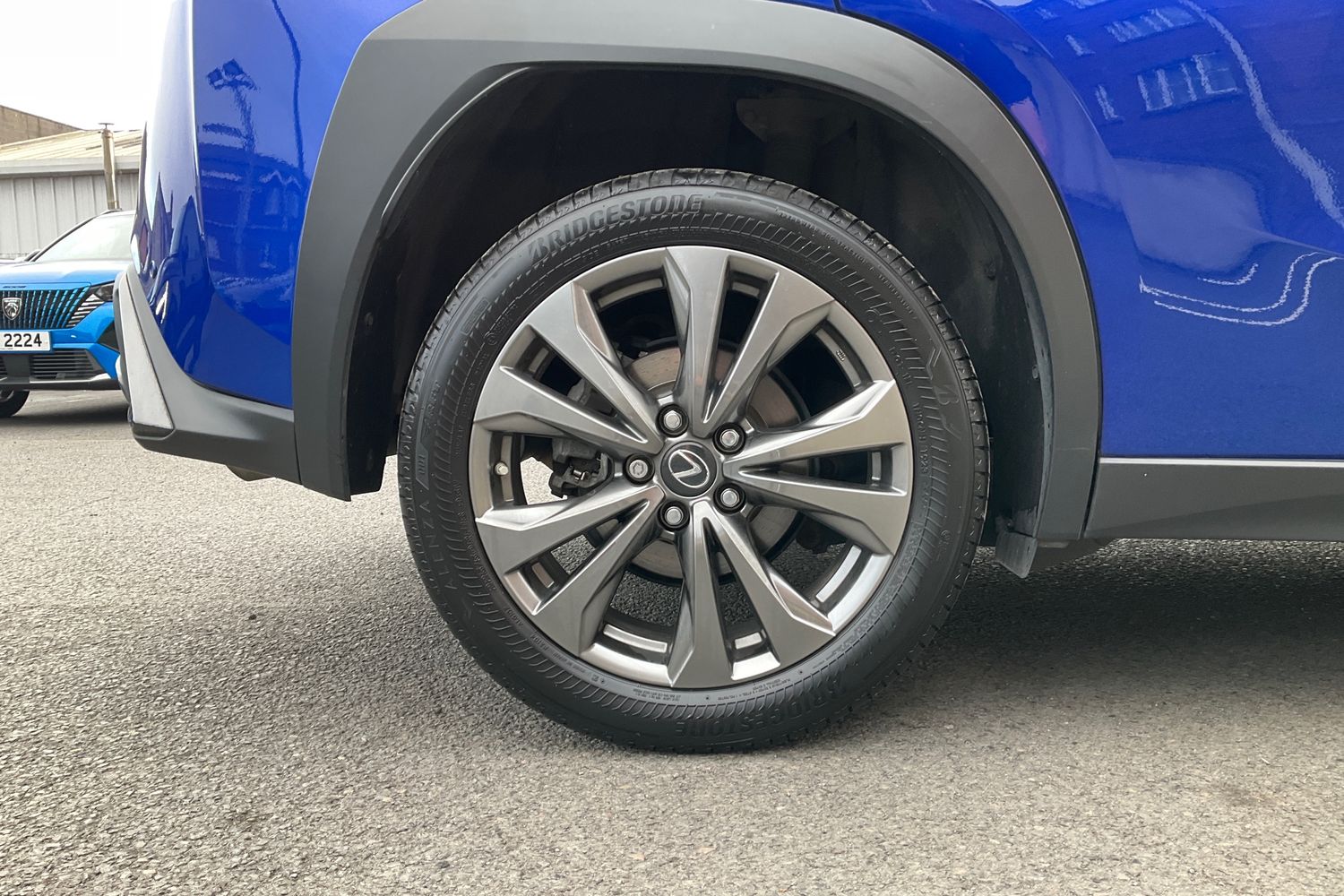 Lexus UX Photo 7