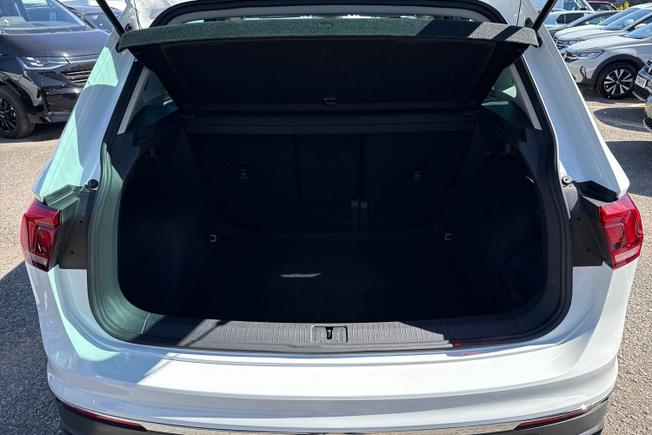 VOLKSWAGEN Tiguan Photo 12
