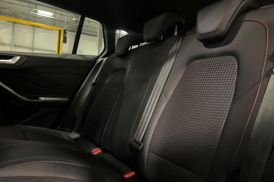 Ford Focus Photo autoimg-d83b4248bc7fd67fd3eae34631cc78ec0fc88e65.jpg