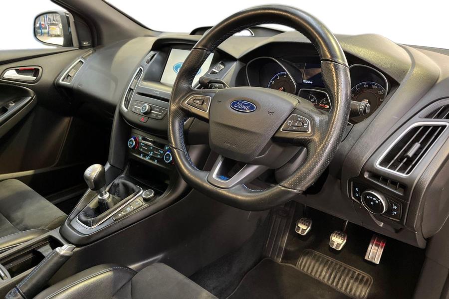 Ford FOCUS RS Photo autoimg-d848d5cfb5e80cfa9b5be32a963344e34bc33d21.jpg