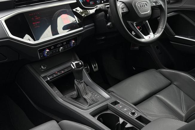 AUDI Q3 Photo 26