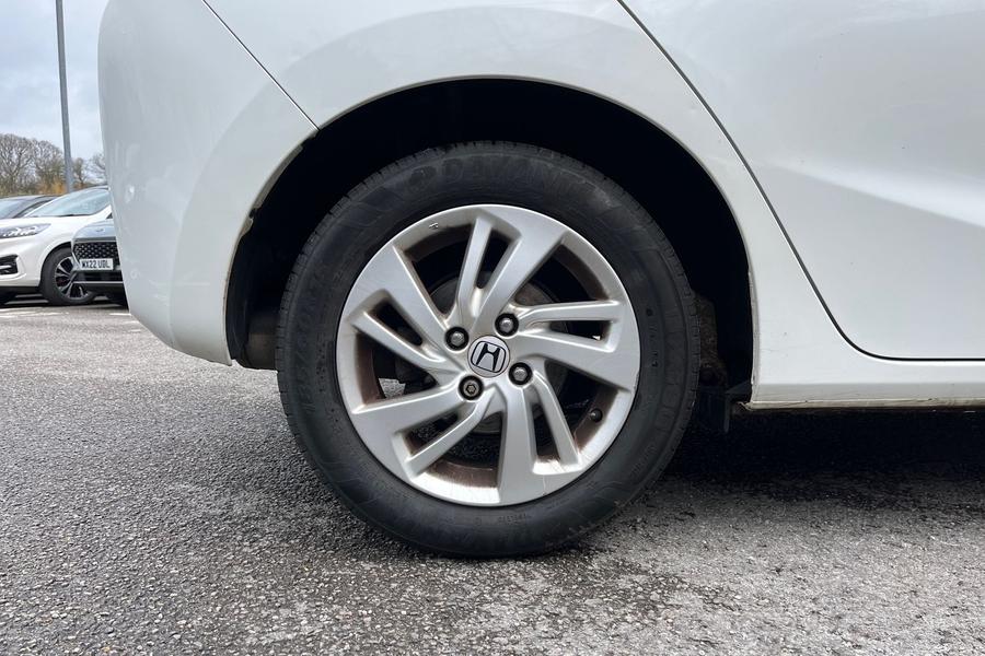 Honda Jazz Photo autoimg-d84c360eab0cb97b9722c92548d1dea2f745dd5f.jpg
