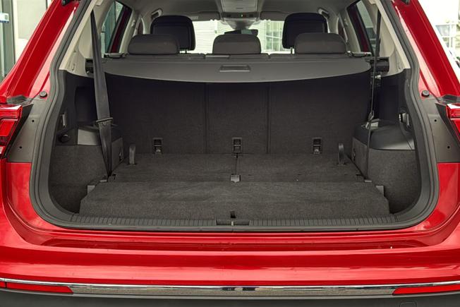 VOLKSWAGEN Tiguan Allspace Photo 12