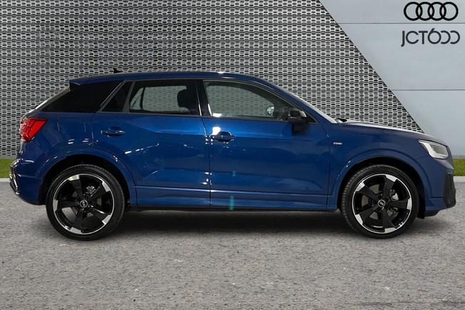AUDI Q2 Photo 4