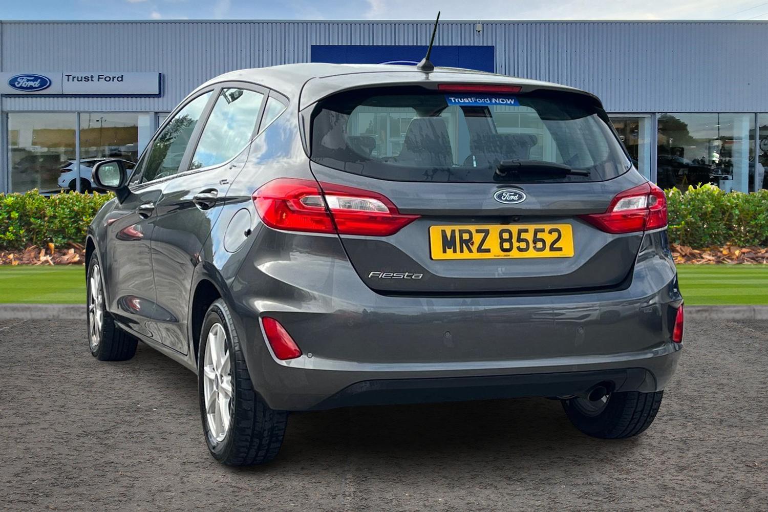 Ford FIESTA Photo 1