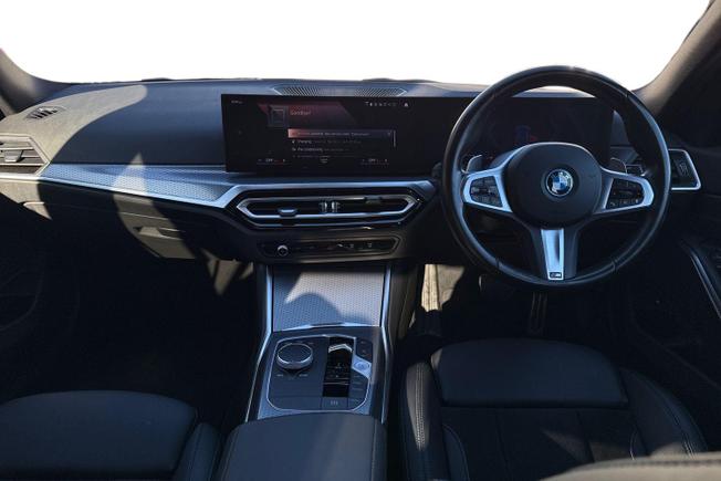 BMW 3 Series Photo 10