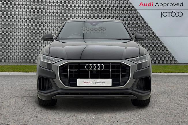 AUDI Q8 Photo 8