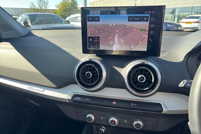 AUDI Q2 Photo 14