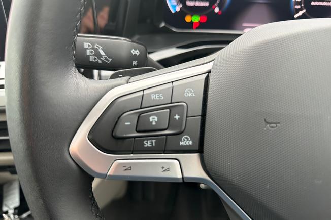VOLKSWAGEN Multivan Photo 16