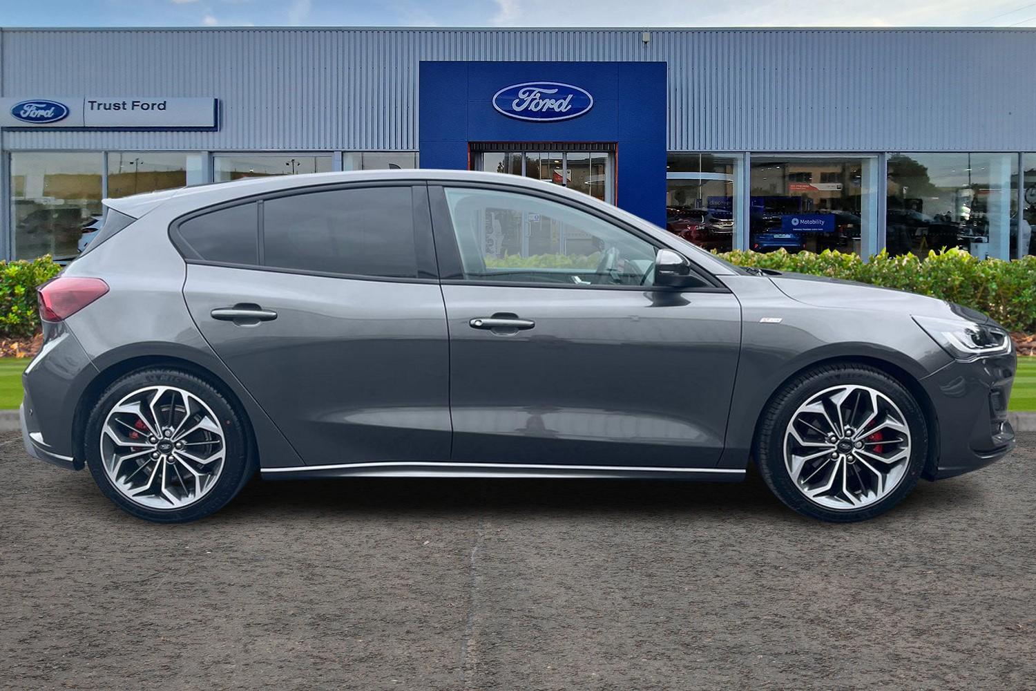 Ford FOCUS Photo 2