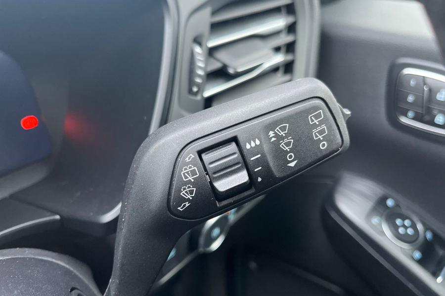 Ford KUGA Photo autoimg-d867ebe4e662b332fbaa90bc4cb8390cd4dd3261.jpg