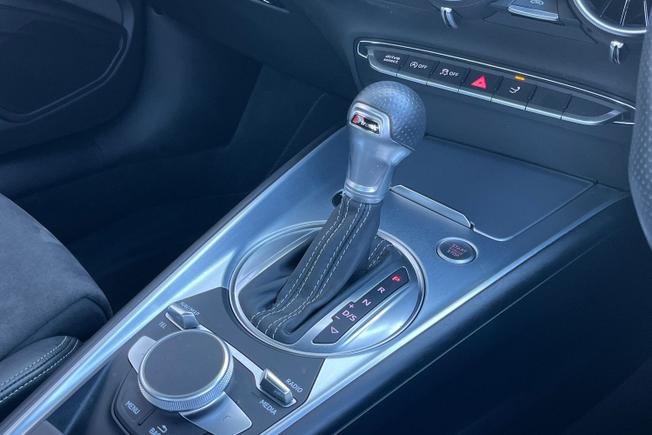 AUDI TT Photo 34