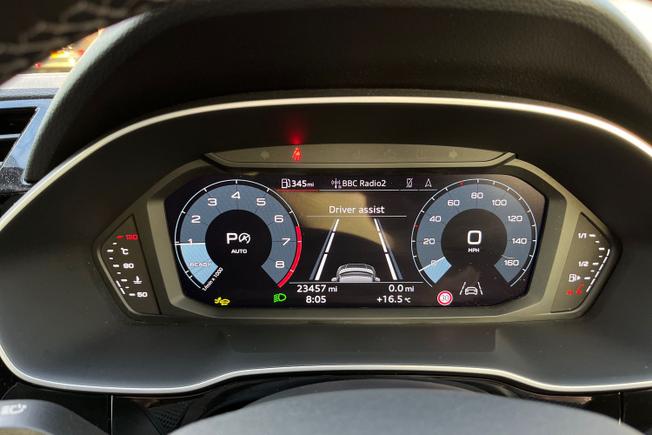 AUDI Q3 Photo 15