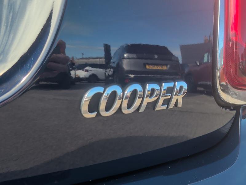 Used MINI Hatch YY68WFF 27