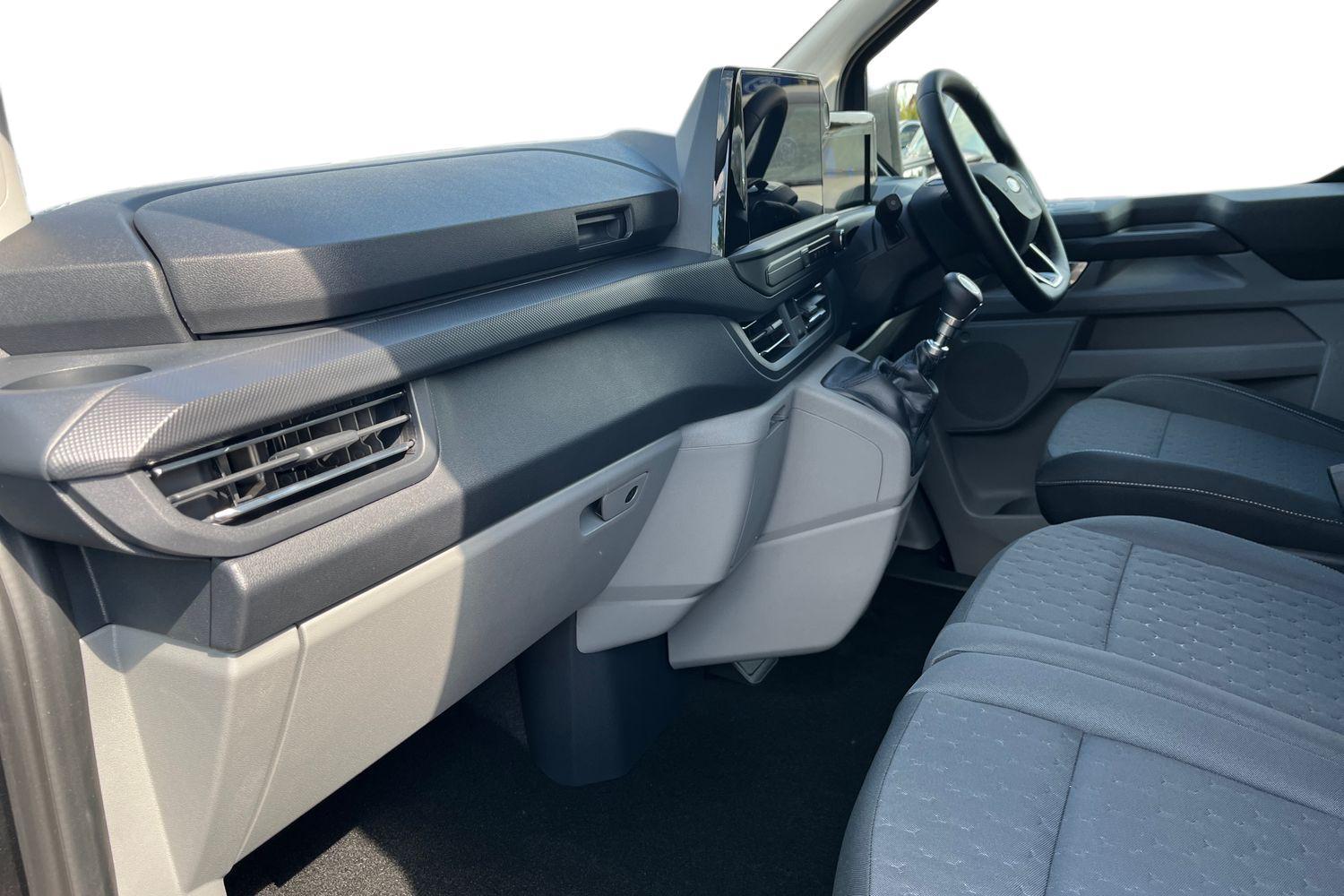 Ford TRANSIT CUSTOM Photo 2
