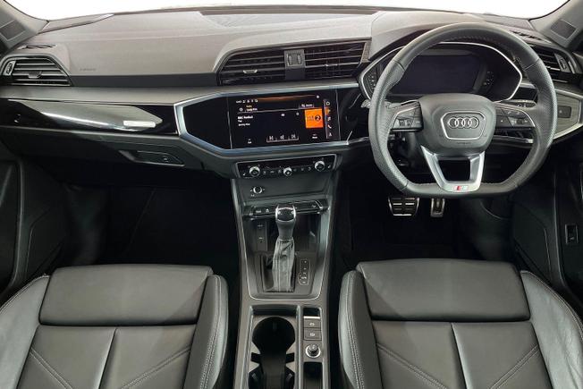 AUDI Q3 Photo 10