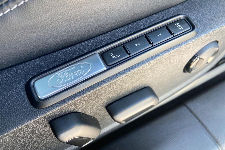 Ford Explorer Photo autoimg-d87f56ddcd9fa3d155f6cf57cfc61ff21db3fde3.jpg