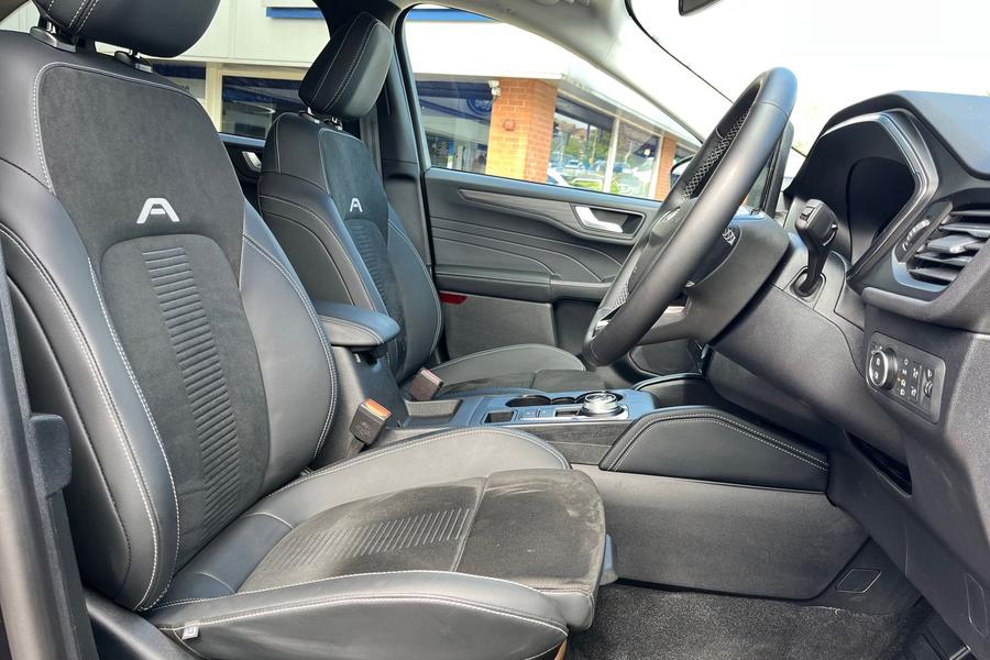 Ford KUGA Photo autoimg-d881767c2d94bb4021d2fa7f3a382bca5c040a19.jpg
