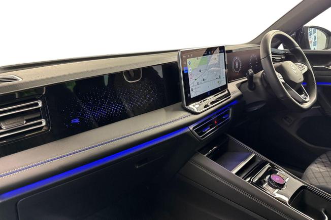 VOLKSWAGEN Tiguan Photo 2