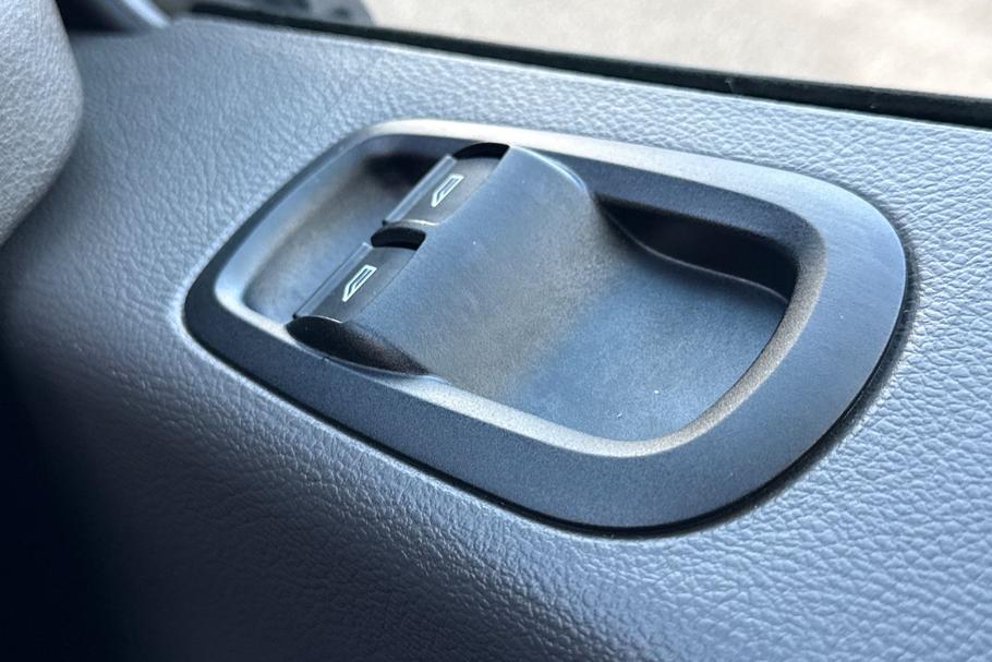 Used Ford E-TRANSIT IMZ8897 17