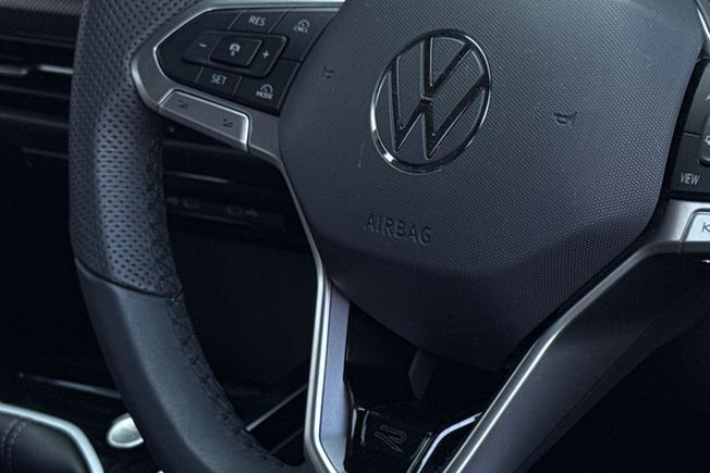 VOLKSWAGEN Golf Photo 40