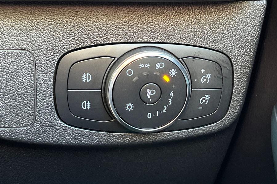 Ford FOCUS Photo autoimg-d88b755fab81e1e8c2ed1489448ea698d0a601a7.jpg