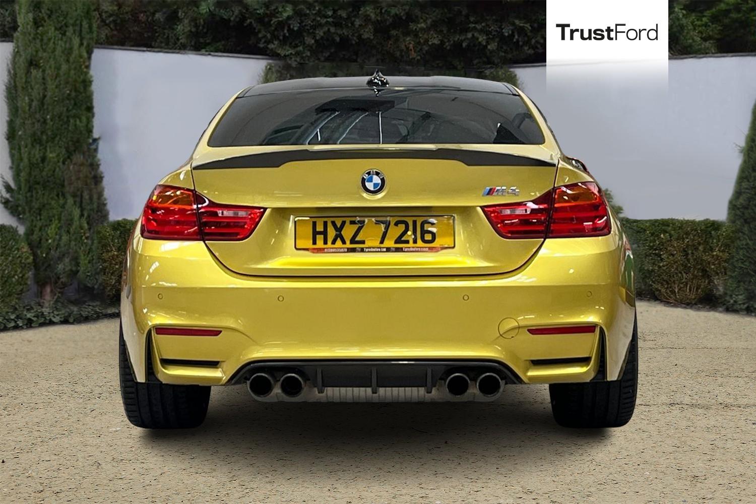 BMW M4 Photo 6