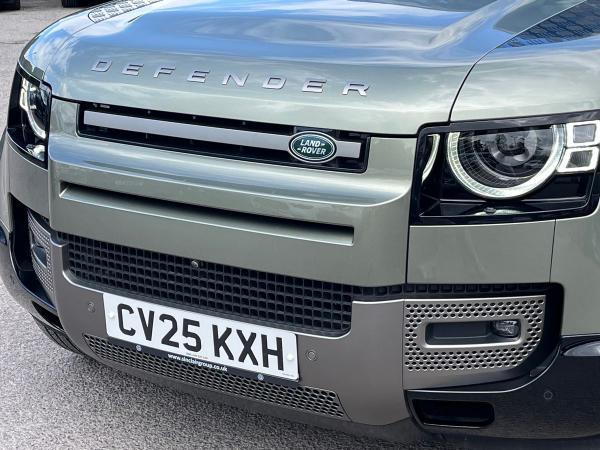 Land Rover Defender 110 Photo autoimg-d88e92a9d7921aa215bcf1b4a8b535557e85854e.jpg