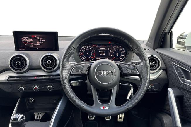 AUDI Q2 Photo 11