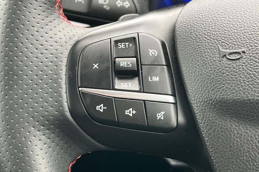 Ford KUGA Photo autoimg-d895fcdfee8d3e784b9a6b9ae6bd967b604e6b14.jpg