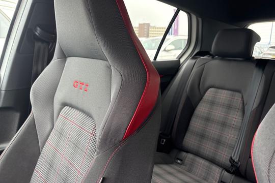 Volkswagen Golf Photo autoimg-d89b6b42ca2945709f57c7fb772b15ac3b5f5403.jpg