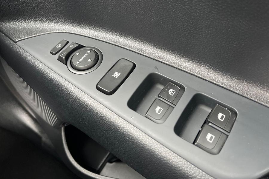 Kia STONIC Photo autoimg-d89f3e2e5cdeec9c09873da4fa2a60605934e273.jpg