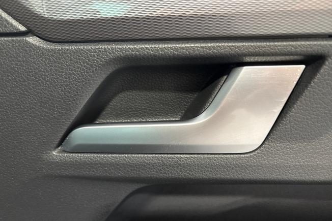 VOLKSWAGEN Caravelle Photo 24