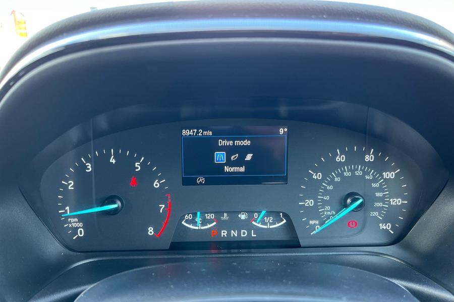 Ford FIESTA Photo autoimg-d8ad97e50989871861a39437f8bbc6b549a546c3.jpg
