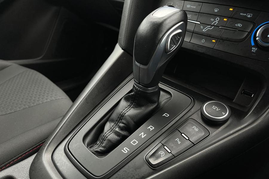 Ford FOCUS Photo autoimg-d8af38361fbc942a1f7c7dbf19440eacc716e1b5.jpg