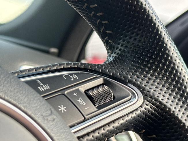 AUDI Q3 Photo 17