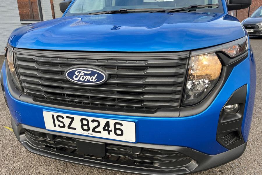Ford TRANSIT COURIER Photo autoimg-d8b45a0fa7155c85202048d7c099d365b4b0aa22.jpg