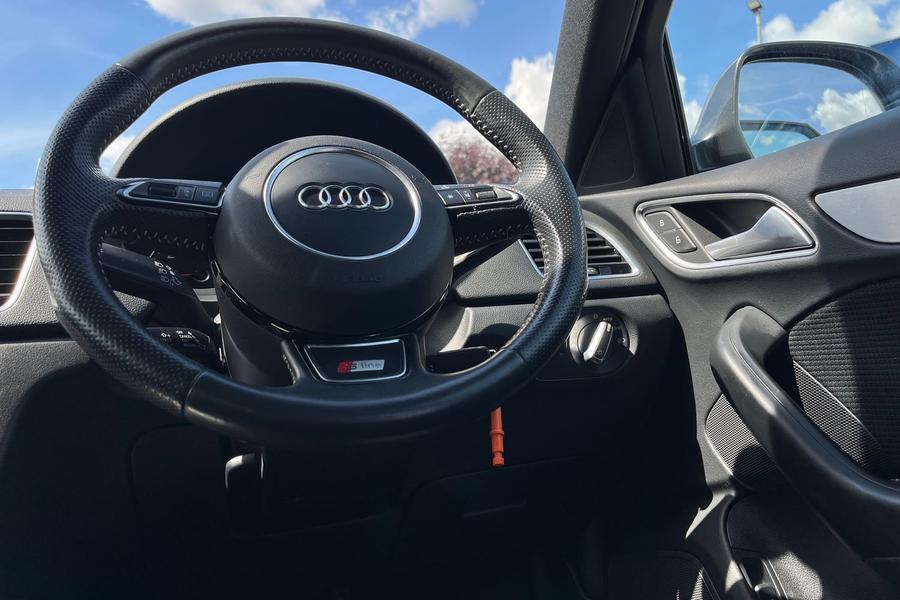 Audi Q3 Photo autoimg-d8b699b8ad1c391b77e72d824e8b9504ac64f80d.jpg