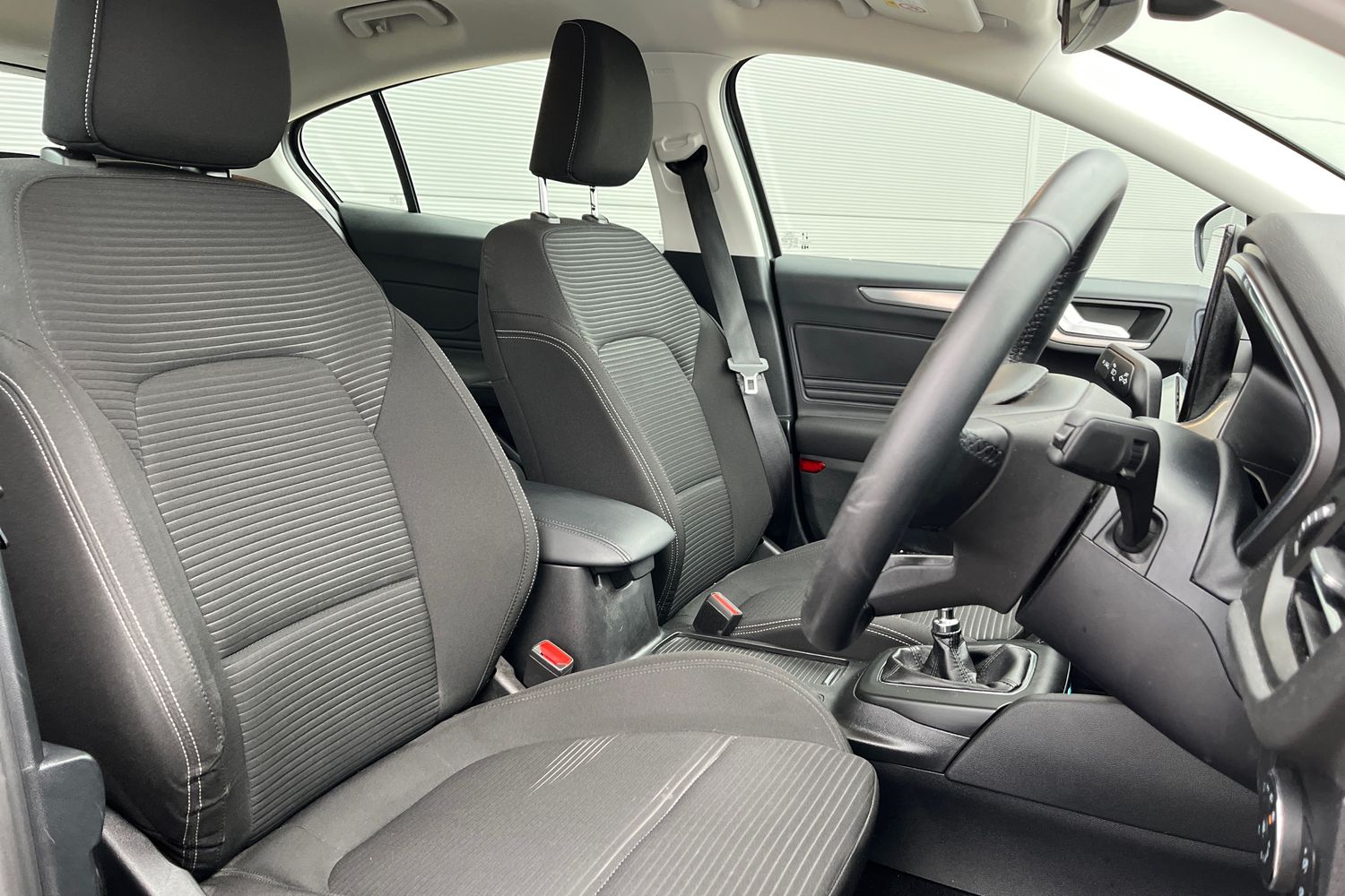 Ford FOCUS Photo 16