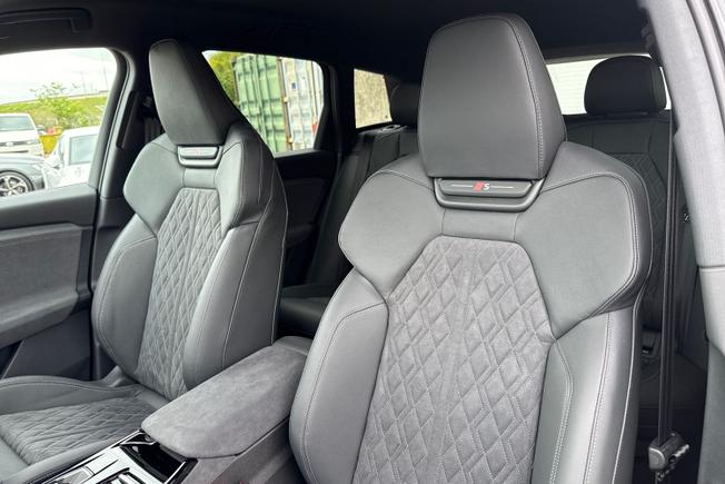 AUDI Q6 E-Tron Photo 54