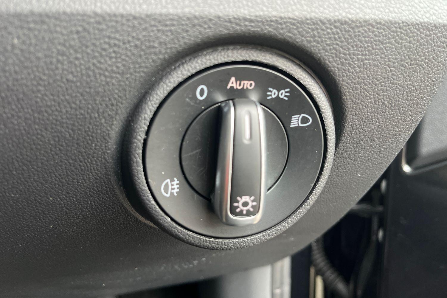 Volkswagen UP Photo 29