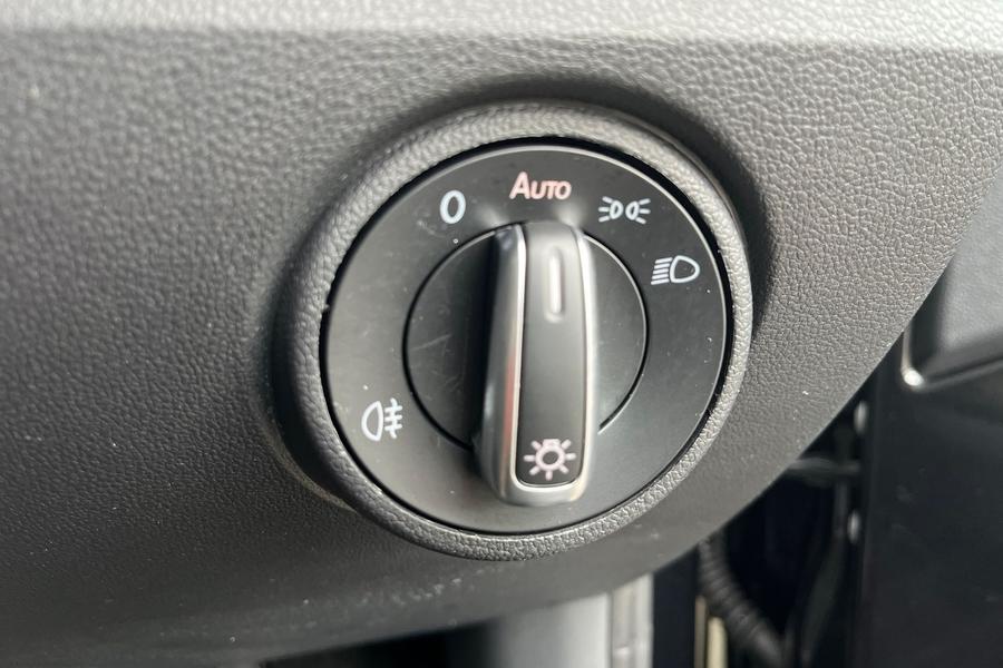 Volkswagen UP Photo autoimg-d8c61a4d51c48aa86f611f654d9811617491e885.jpg