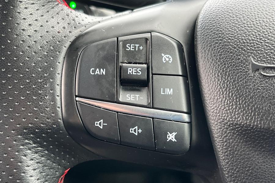Ford FIESTA Photo autoimg-d8cc4eeed3223256a32c07bbc35e278af2867236.jpg