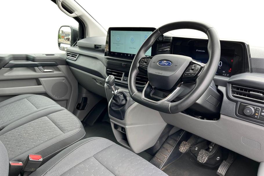 Used Ford TRANSIT CUSTOM WO25UHR 14