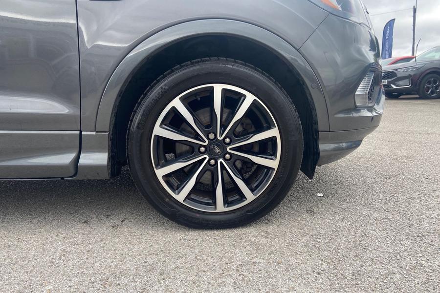 Ford KUGA Photo autoimg-d8d30b0bffacc5368081cab3d020f33426dba9de.jpg