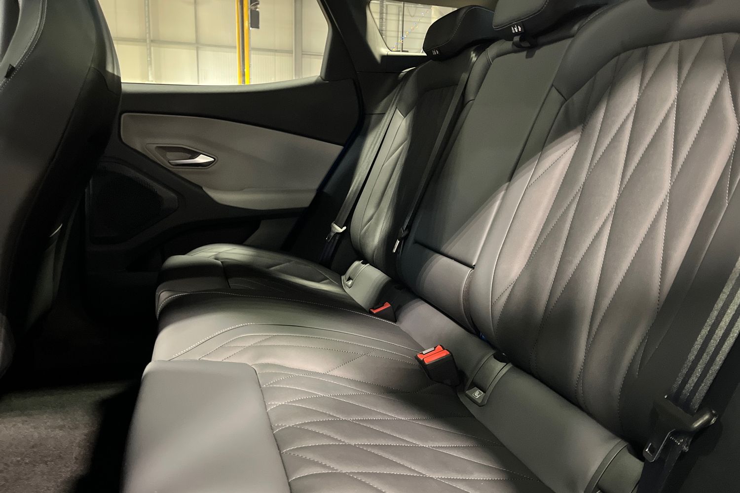 Ford Explorer Photo 19
